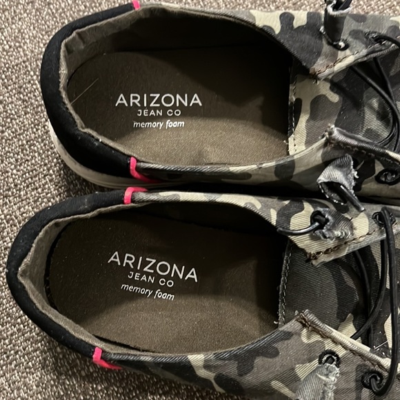 Arizona Women’s Slip-Ons Camo 9.5 - Picture 4 of 4